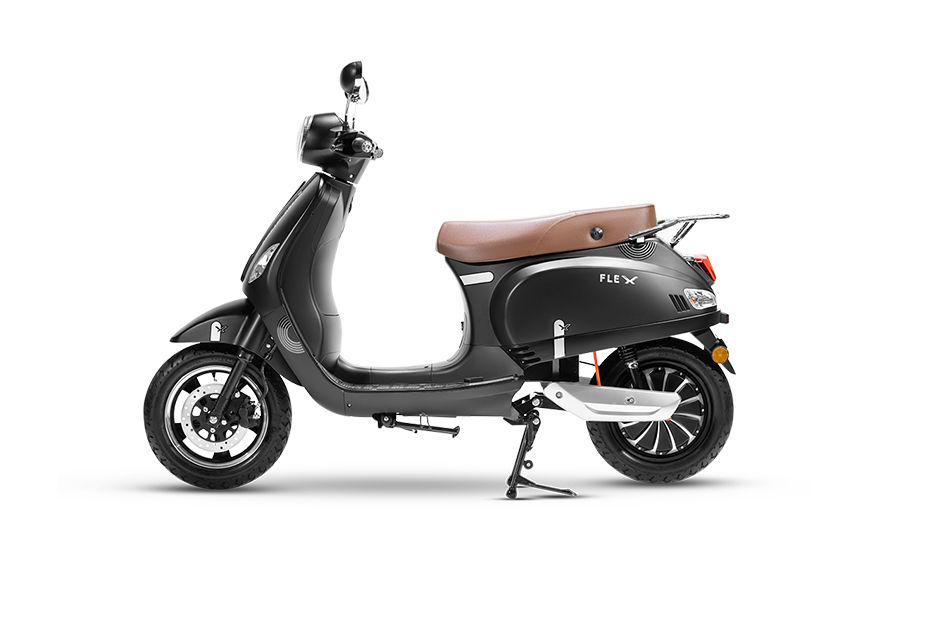 Kinetic Green Flex Matt Black colour