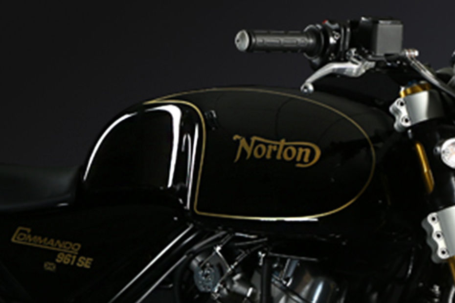 Norton Commando 961 Cafe Racer Black With Gold colour