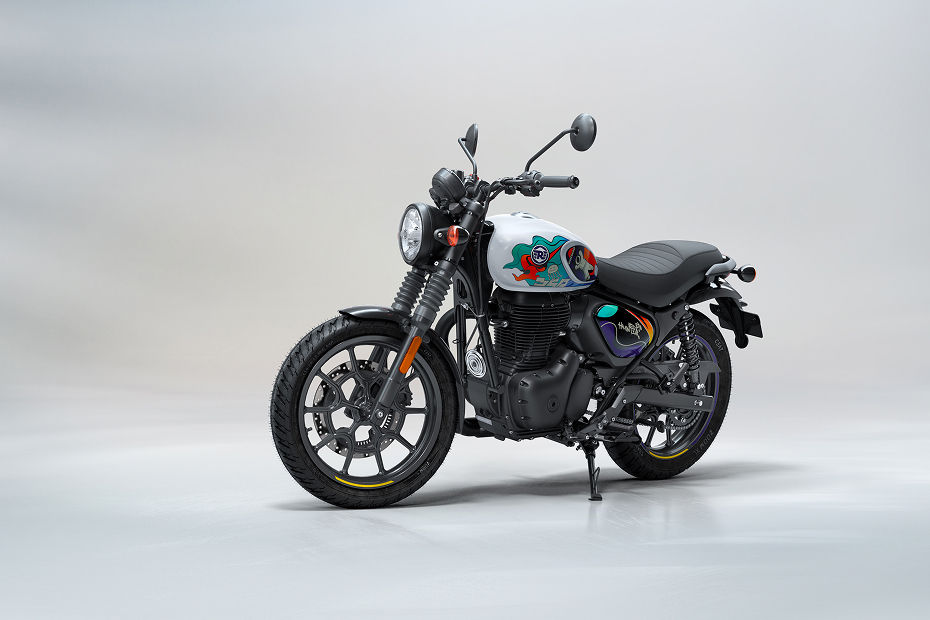 Royal Enfield Hunter 350 Rio White Colour